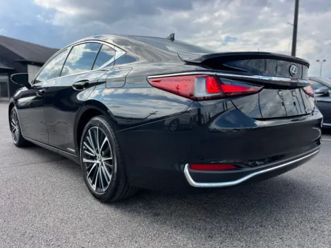 More photos of 2022 Lexus ES 300h at AutoGiant USA Fishers, IN