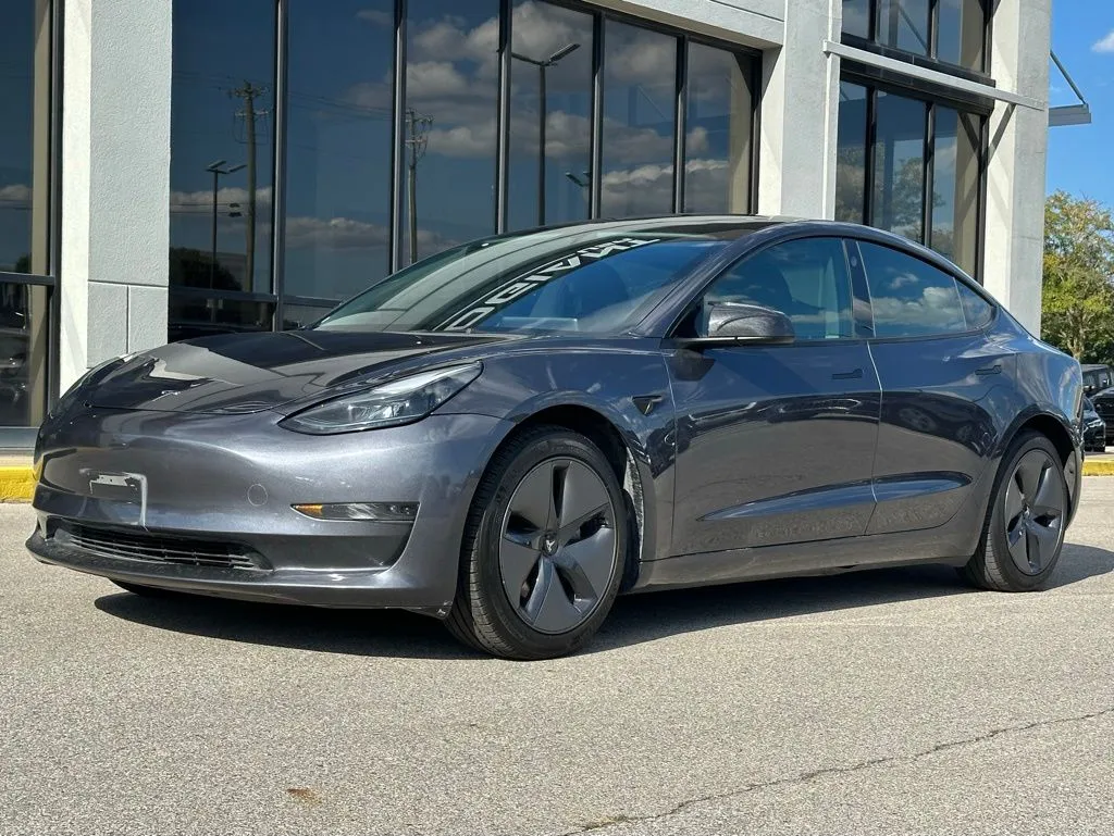 2023 Tesla Model 3 photo 2