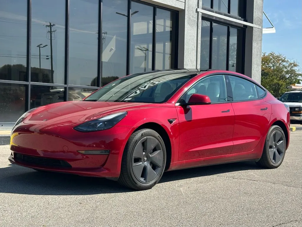 2023 Tesla Model 3 photo 2