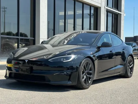 More photos of 2022 Tesla Model S Plaid at AutoGiant USA Fishers, IN