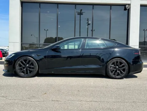 More photos of 2022 Tesla Model S Plaid at AutoGiant USA Fishers, IN