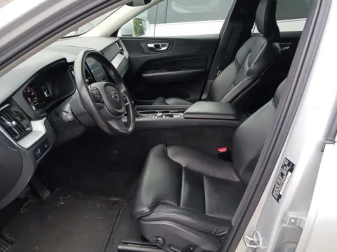 More photos of 2019 Volvo XC60 T5 Momentum at AutoGiant USA Fishers, IN