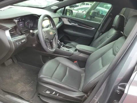More photos of 2021 Cadillac XT5 Premium Luxury at AutoGiant USA Fishers, IN