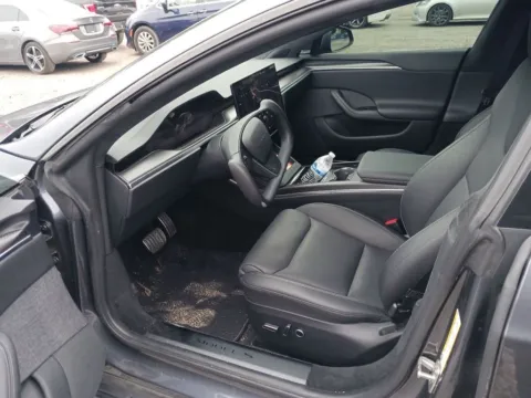 More photos of 2022 Tesla Model S Plaid at AutoGiant USA Fishers, IN