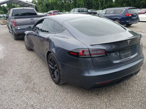 More photos of 2022 Tesla Model S Plaid at AutoGiant USA Fishers, IN