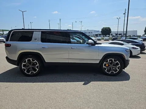 More photos of 2023 Rivian R1S Adventure at AutoGiant USA Fishers, IN