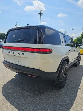 More photos of 2022 Rivian R1S Adventure at AutoGiant USA Fishers, IN