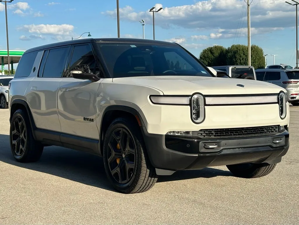 2022 Rivian R1S Adventure photo 4