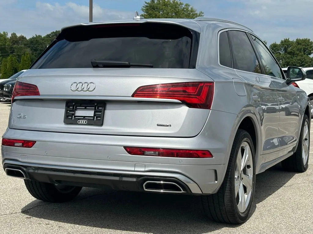 2022 Audi Q5 45 S line Premium photo 3