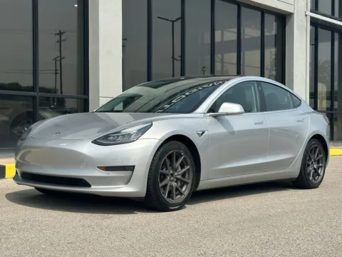 More photos of 2018 Tesla Model 3 Long Range at AutoGiant USA Fishers, IN