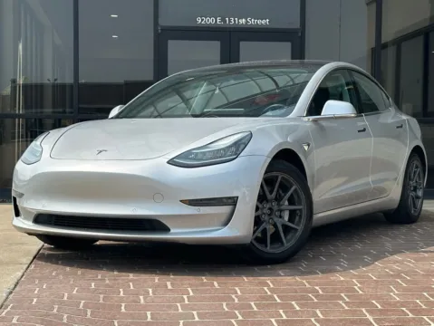 Silver 2018 Tesla Model 3 Long Range for sale in Fishers, IN