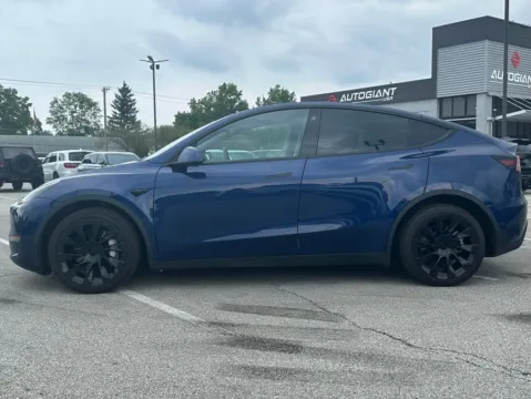 More photos of 2021 Tesla Model Y Long Range at AutoGiant USA Fishers, IN