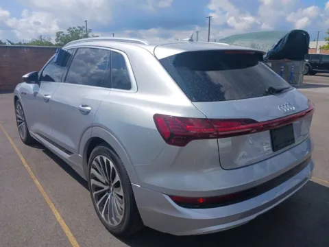 More photos of 2019 Audi e-tron Prestige at AutoGiant USA Fishers, IN
