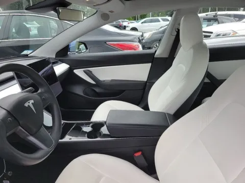 More photos of 2018 Tesla Model 3 Long Range at AutoGiant USA Fishers, IN