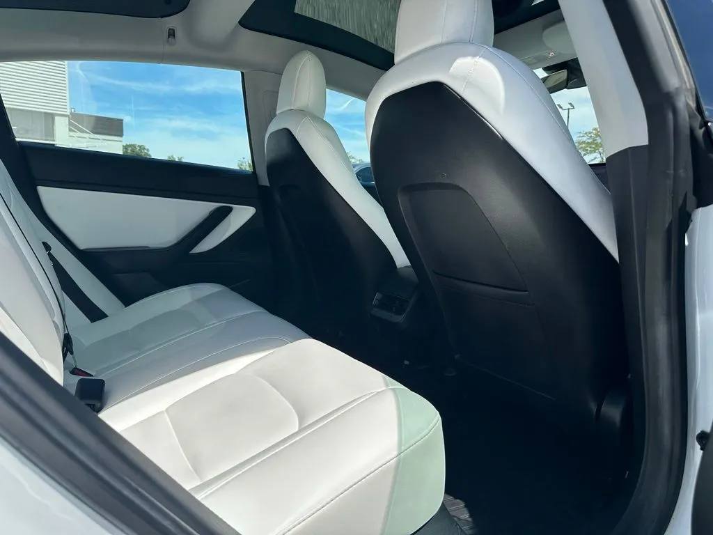 2020 Tesla Model 3 Standard Range Plus photo 29
