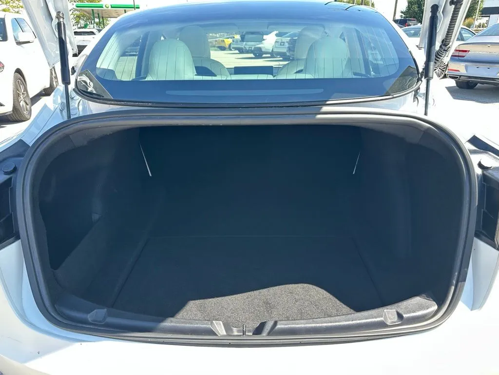 2020 Tesla Model 3 Standard Range Plus photo 19