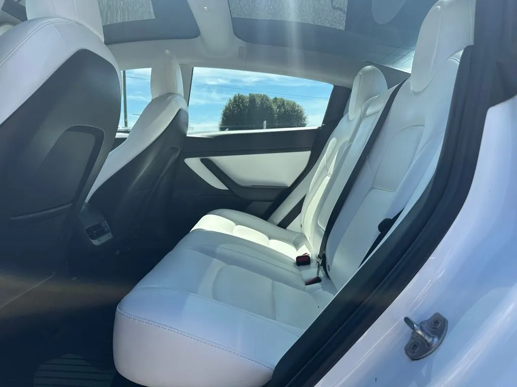 2020 Tesla Model 3 Standard Range Plus photo 45