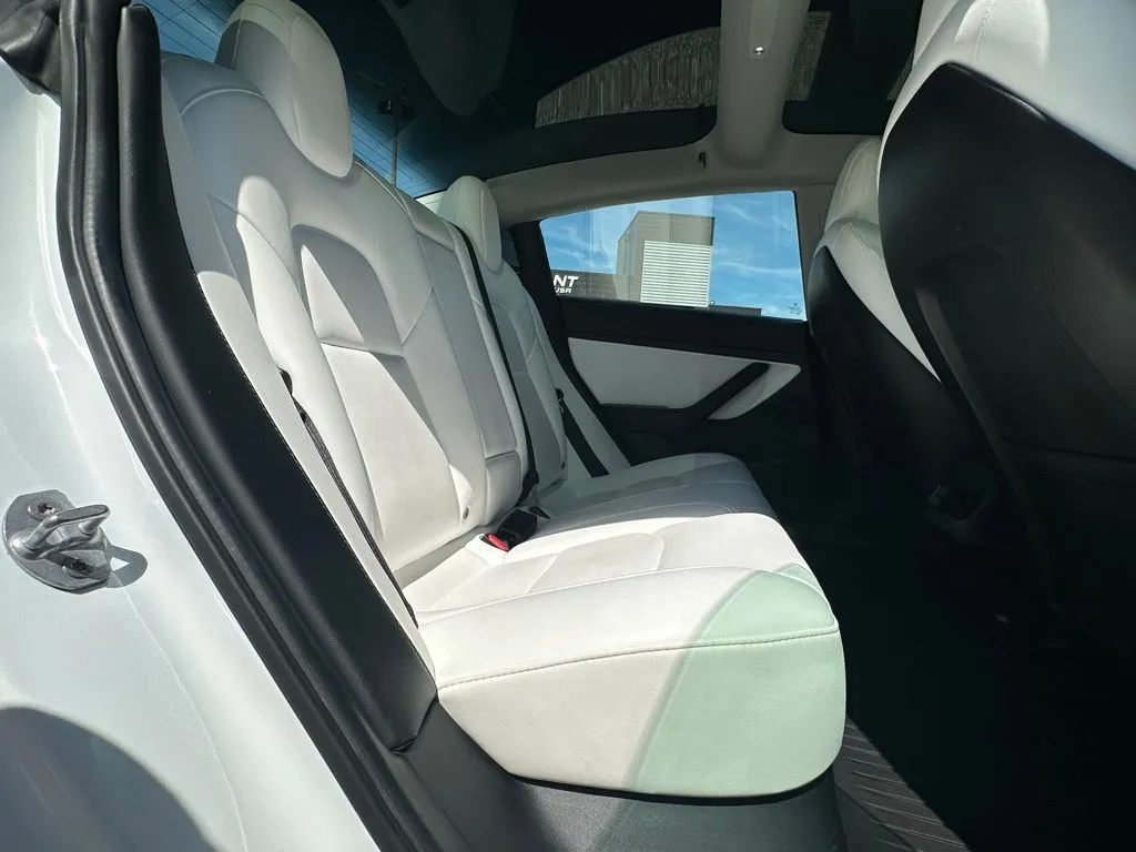 2020 Tesla Model 3 Standard Range Plus photo 11
