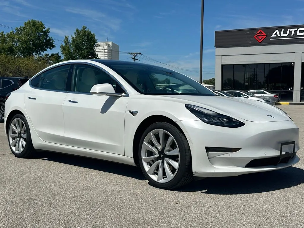2020 Tesla Model 3 Standard Range Plus photo 41