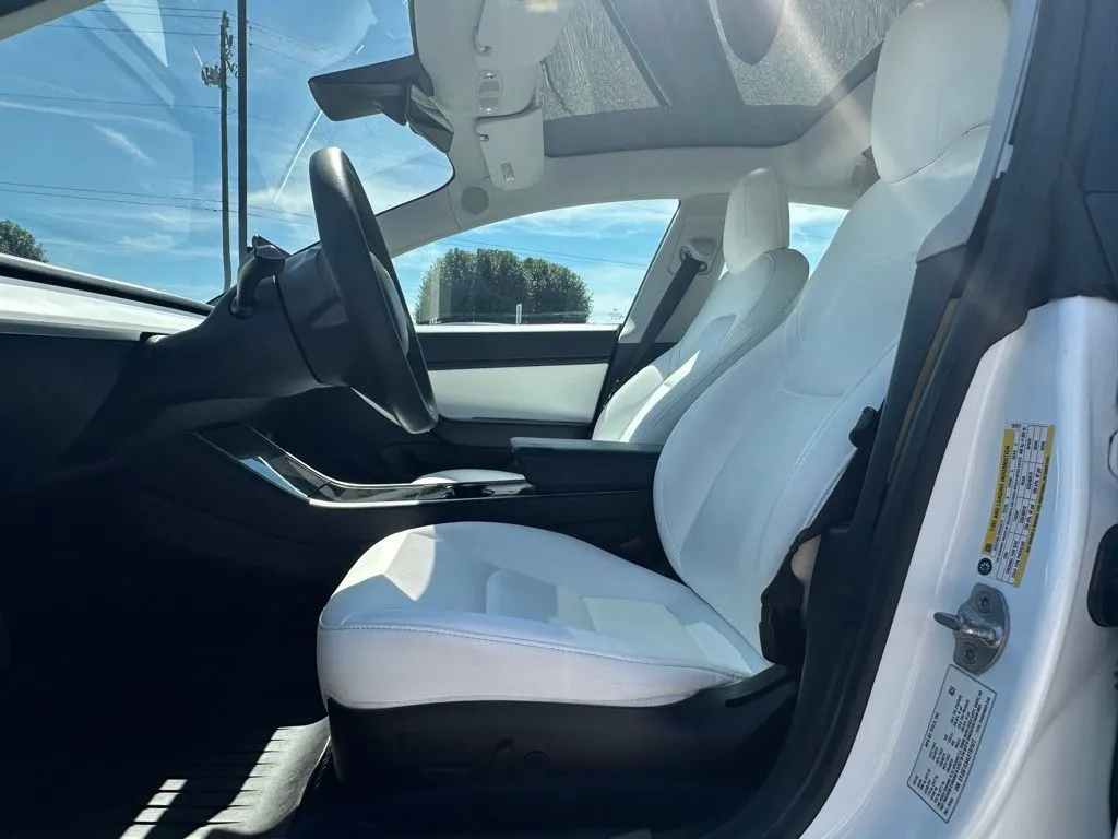 2020 Tesla Model 3 Standard Range Plus photo 43