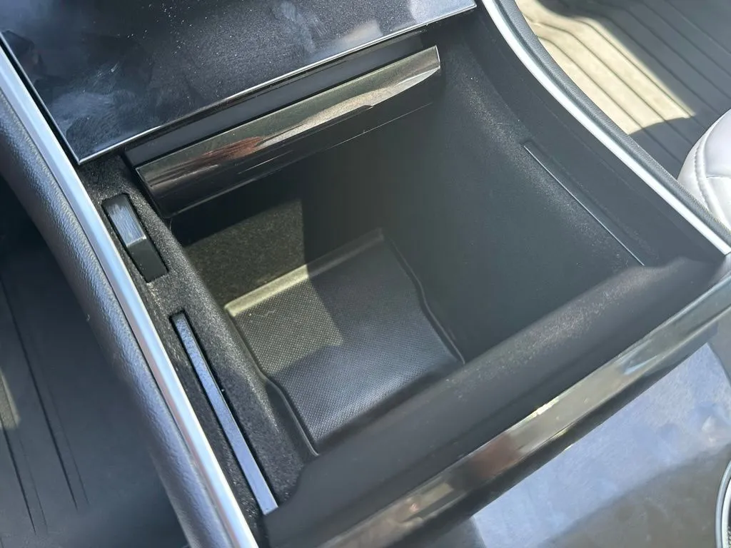 2020 Tesla Model 3 Standard Range Plus photo 33