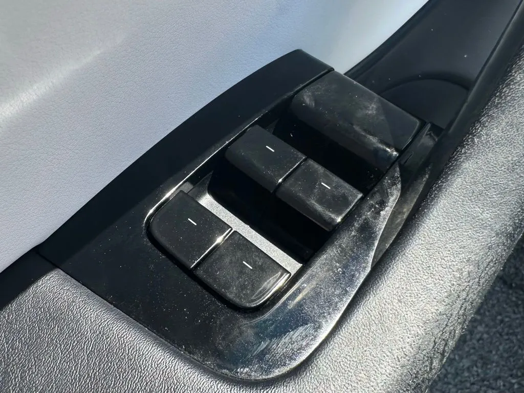 2020 Tesla Model 3 Standard Range Plus photo 42