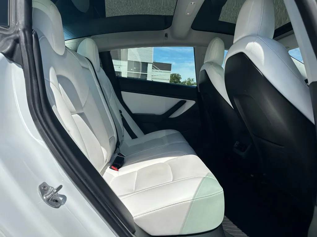 2020 Tesla Model 3 Standard Range Plus photo 46