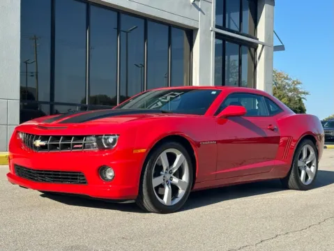 More photos of 2010 Chevrolet Camaro SS at AutoGiant USA Fishers, IN