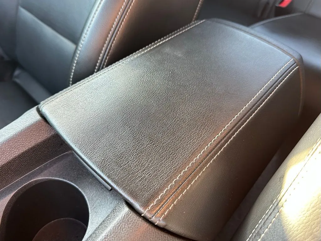 2010 Chevrolet Camaro SS photo 16