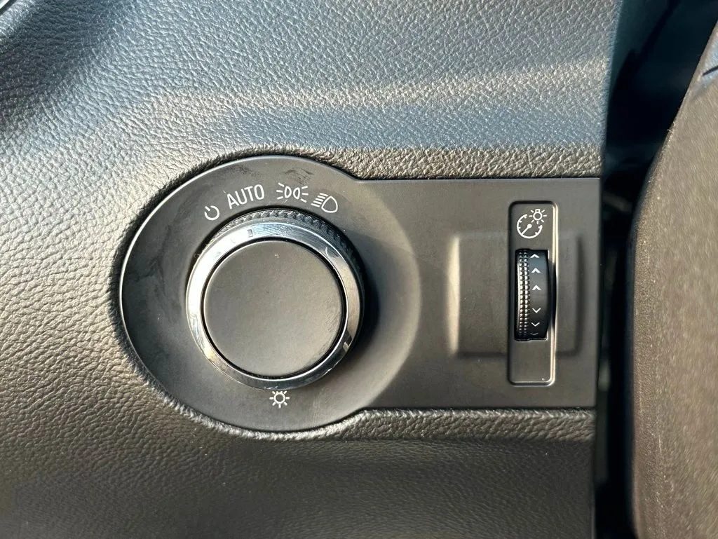 2010 Chevrolet Camaro SS photo 31