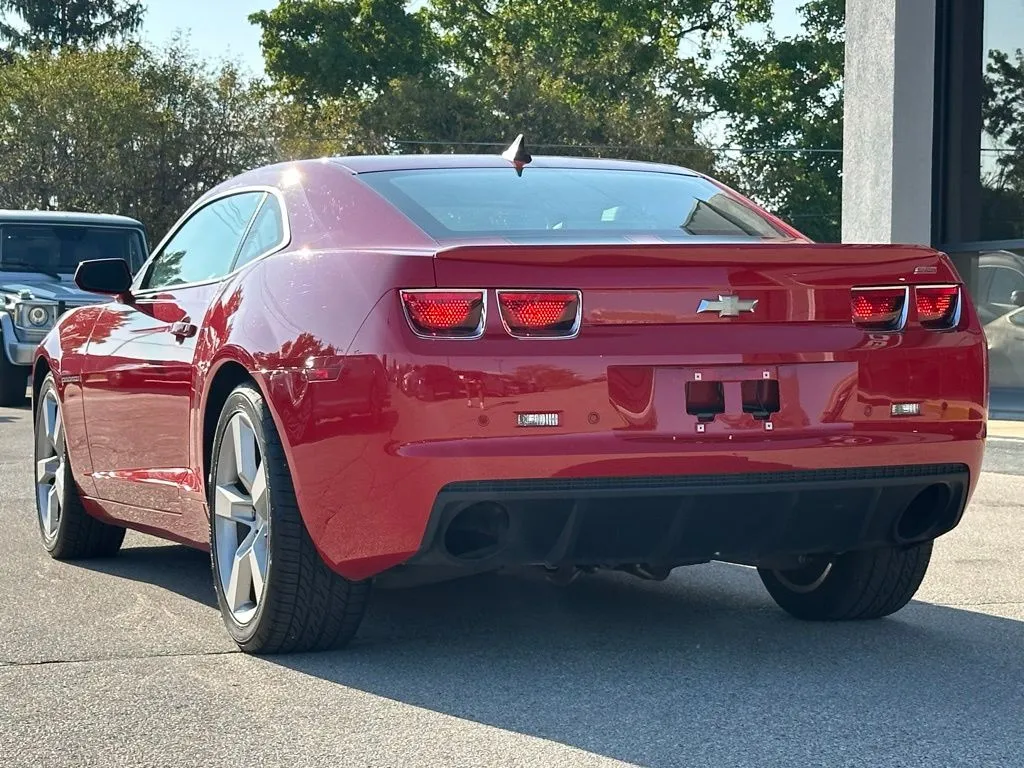 2010 Chevrolet Camaro SS photo 3