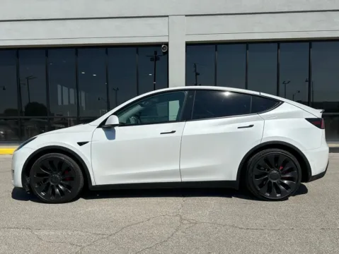 More photos of 2022 Tesla Model Y Performance at AutoGiant USA Fishers, IN