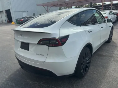 More photos of 2022 Tesla Model Y Performance at AutoGiant USA Fishers, IN