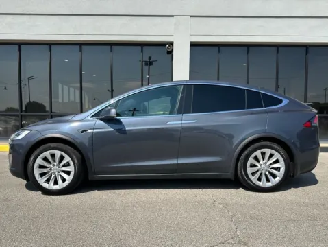 More photos of 2020 Tesla Model X Long Range at AutoGiant USA Fishers, IN