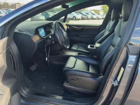 More photos of 2020 Tesla Model X Long Range at AutoGiant USA Fishers, IN