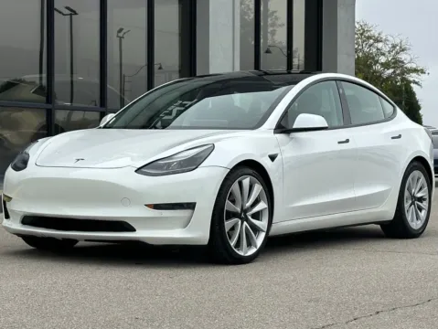 More photos of 2021 Tesla Model 3 Standard Range Plus at AutoGiant USA Fishers, IN