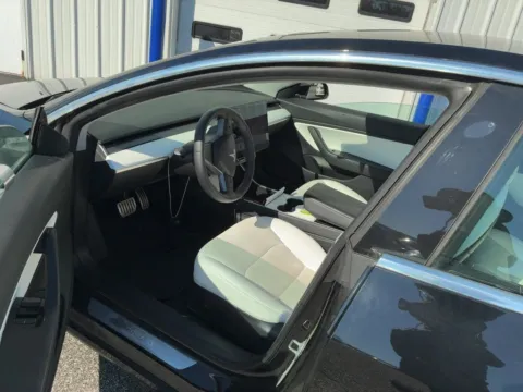 More photos of 2019 Tesla Model 3 Performance at AutoGiant USA Fishers, IN