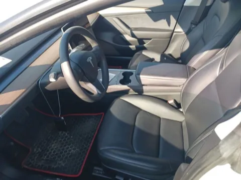 More photos of 2022 Tesla Model 3 at AutoGiant USA Fishers, IN