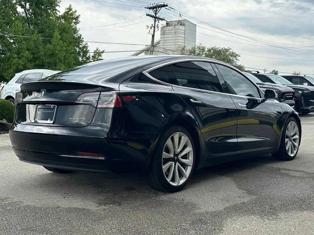 2018 Tesla Model 3 Long Range photo 4