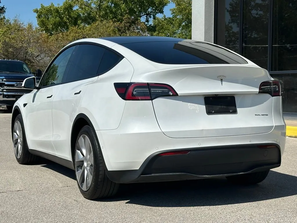 2020 Tesla Model Y Long Range photo 3