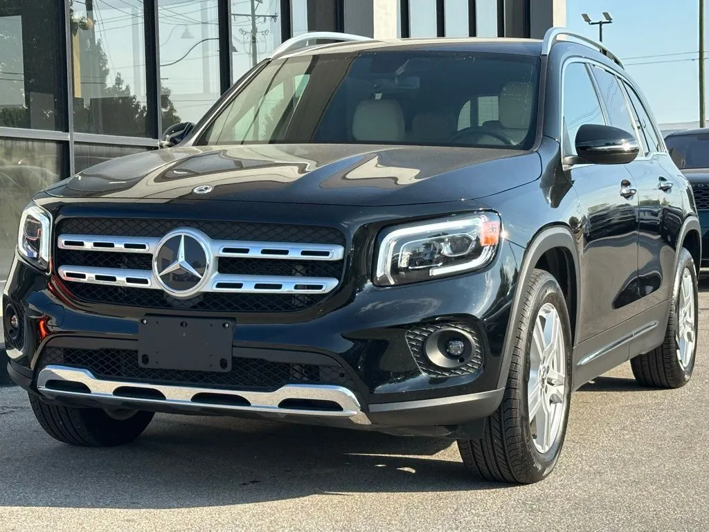 2023 Mercedes Benz GLB 250 4MATIC photo 2