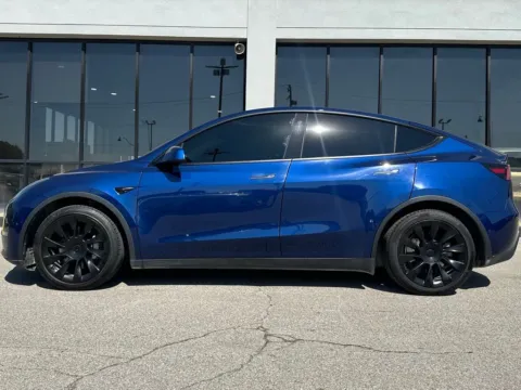 More photos of 2022 Tesla Model Y Long Range at AutoGiant USA Fishers, IN