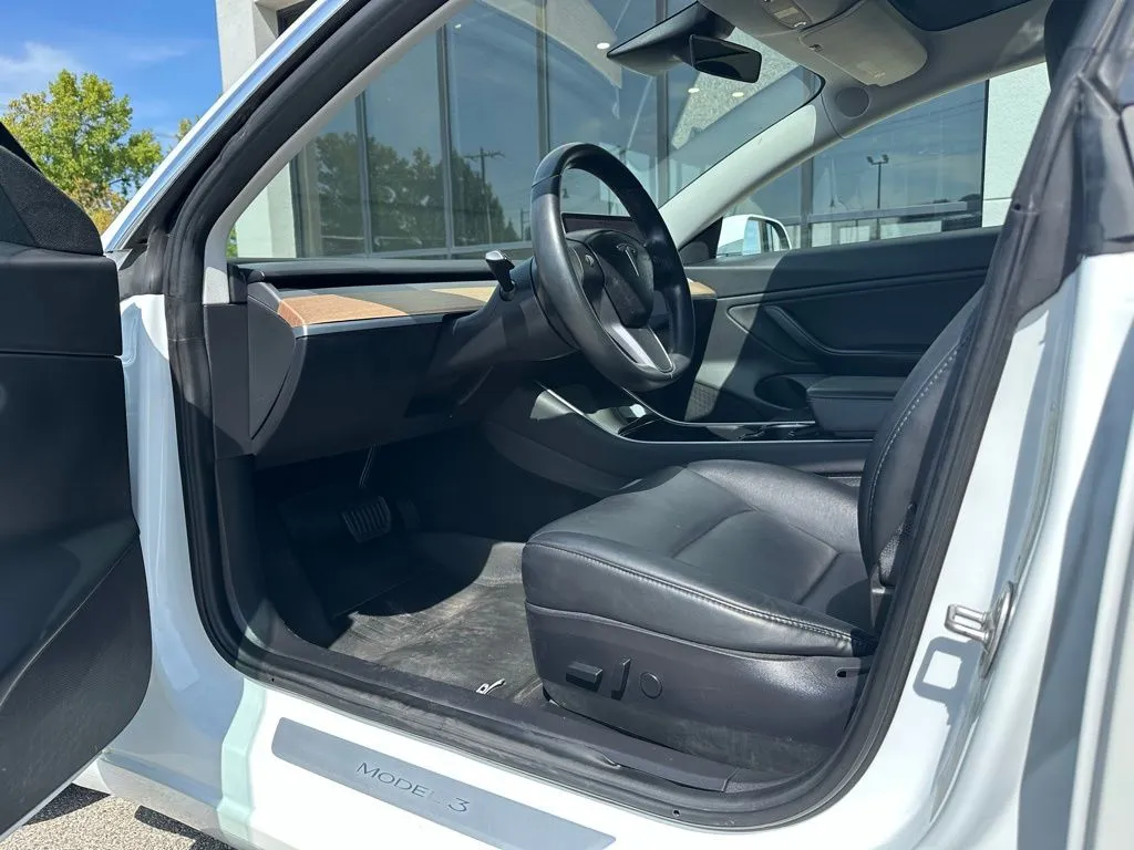 2018 Tesla Model 3 Mid Range photo 7