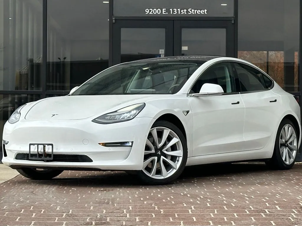 White 2018 Tesla Model 3 Mid Range for sale in Fishers, IN