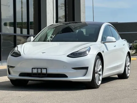 More photos of 2018 Tesla Model 3 Mid Range at AutoGiant USA Fishers, IN