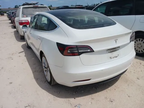 More photos of 2018 Tesla Model 3 Mid Range at AutoGiant USA Fishers, IN