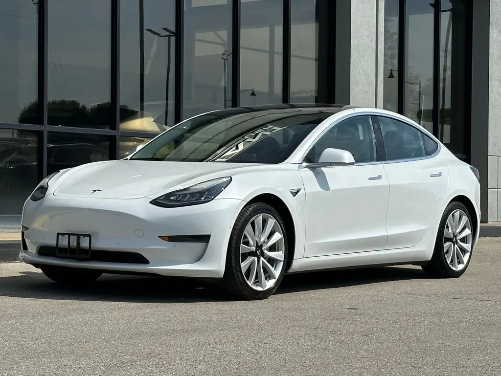 2018 Tesla Model 3 Mid Range photo 22
