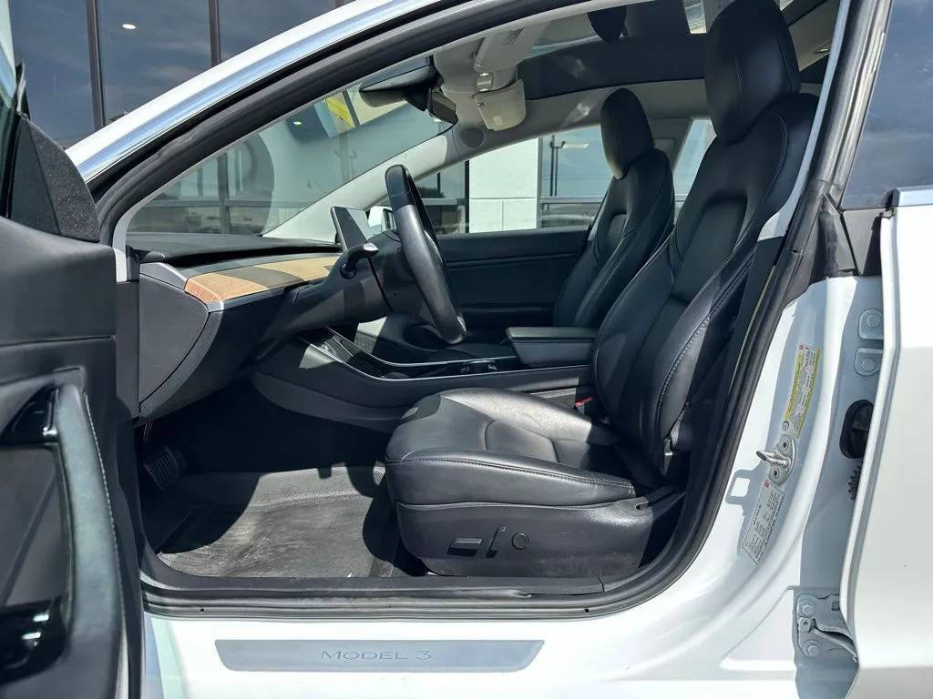 2018 Tesla Model 3 Mid Range photo 44