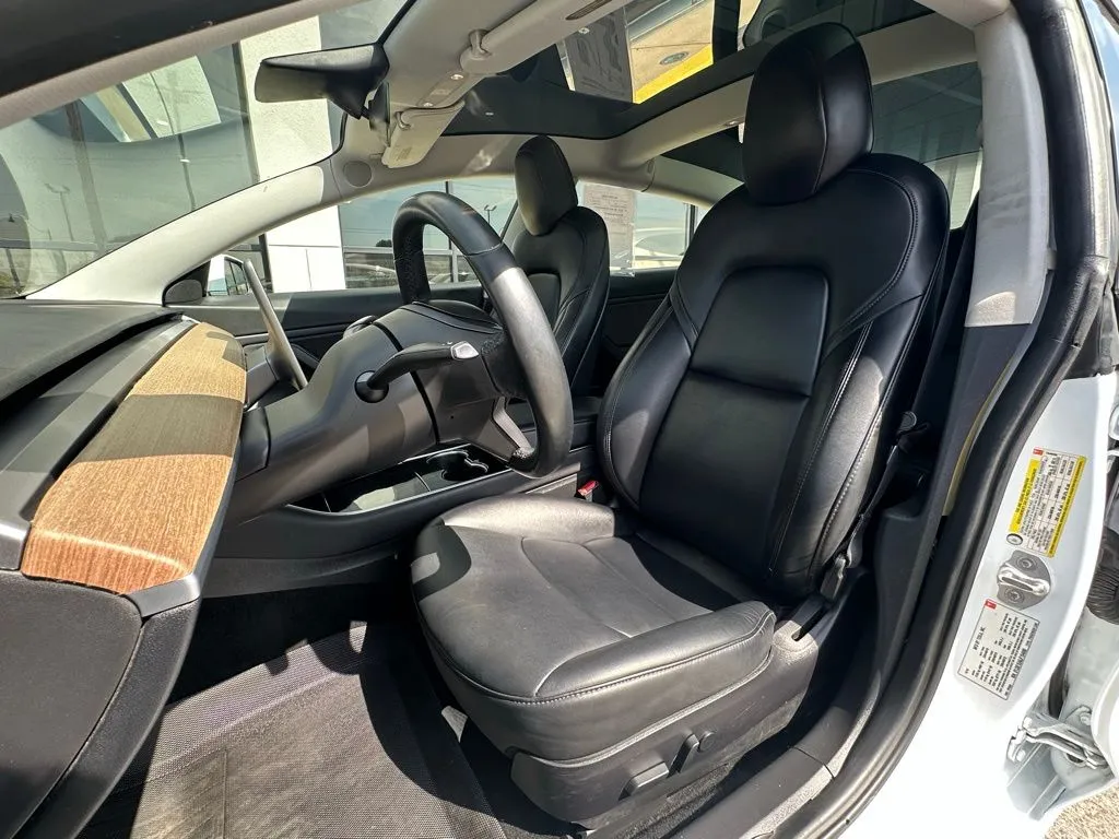 2018 Tesla Model 3 Mid Range photo 27