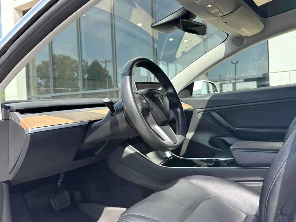 2018 Tesla Model 3 Mid Range photo 21